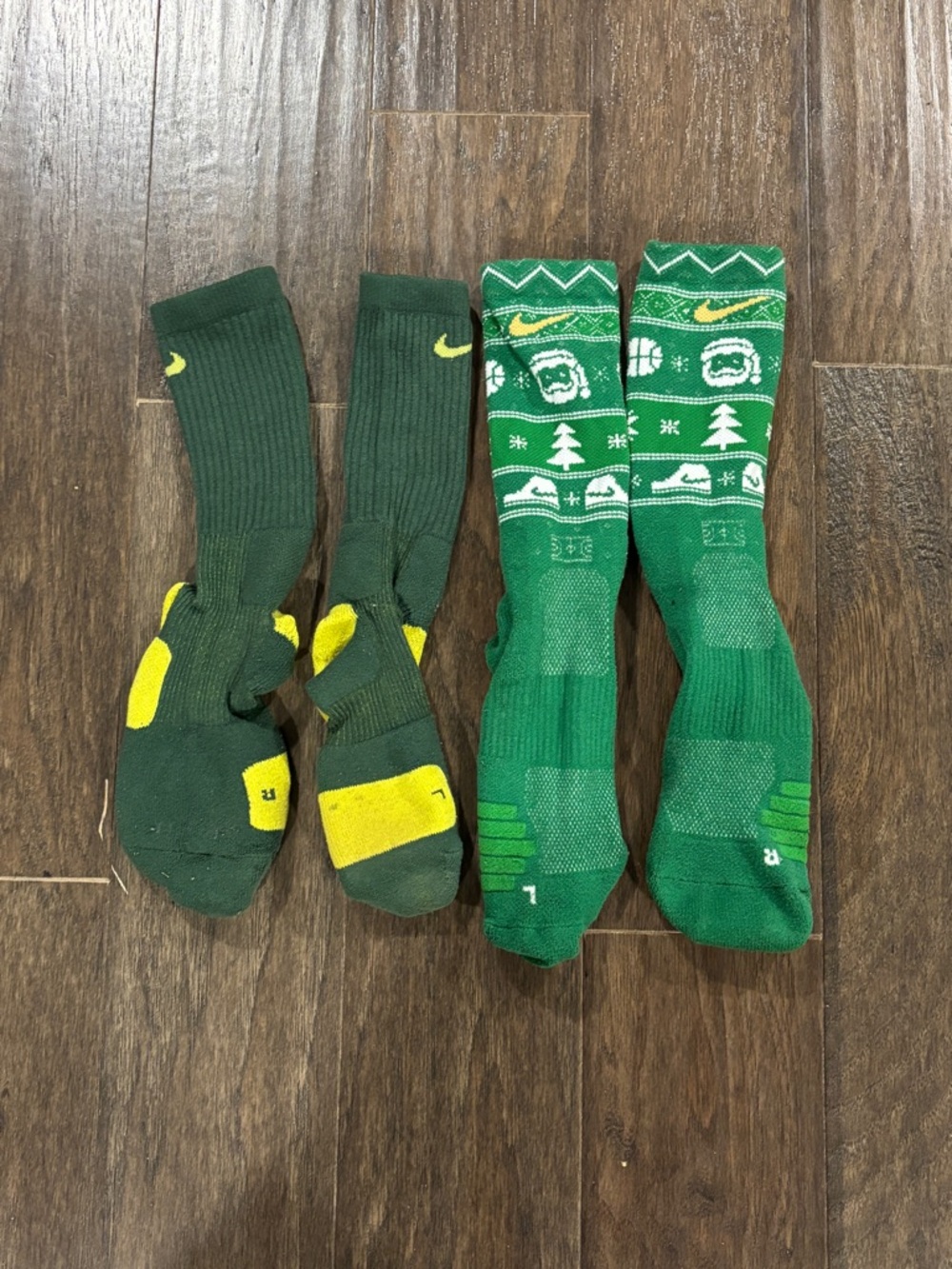 Nike Elite Holiday Bas Green Athletic Crew Socks with Yellow Accents - 2 Pair L